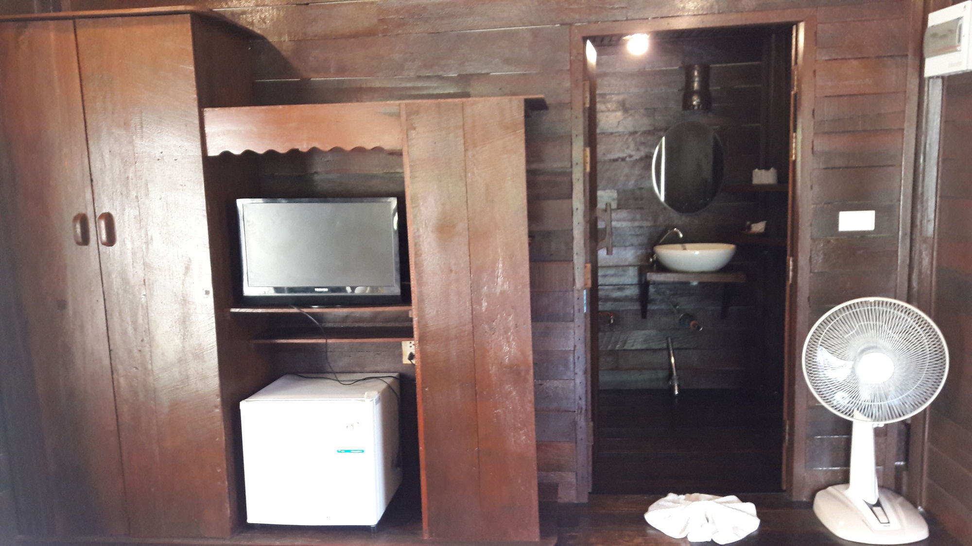Montania Lifestyle Hotel Пханом Экстерьер фото